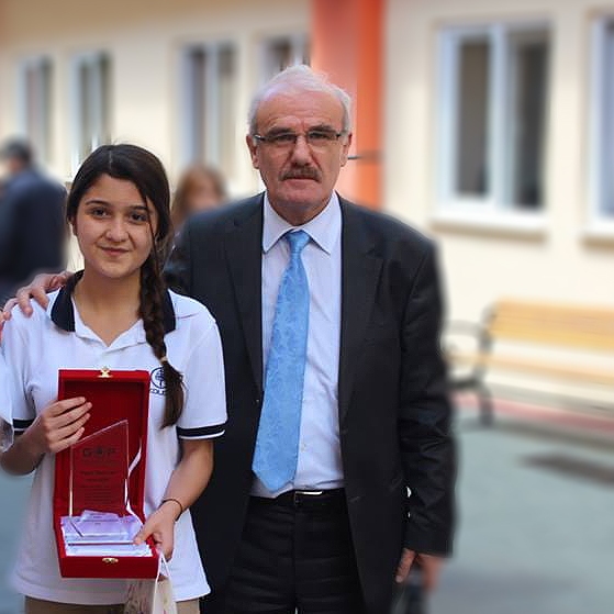 İstanbul İl Milli Eğitim Müdürlüğü Şiir Yarışmasında Birincilik